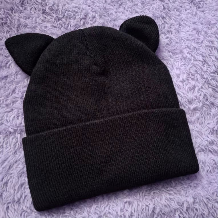 Elegante Schwarze Beanie-Mütze im Katzen-Look